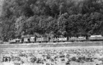 97 101 vom Bw Passau rollt mit einem Güterzug auf der Strecke Wegscheid (Niederbay)—Passau bei Erlau (b Passau) talwärts. (17.06.1939) <i>Foto: RVM-Filmstelle Berlin (Bellingrodt)</i>