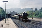 044 180 (von Fans als 44 1180 umgezeichnet) vor E 3104 im Bahnhof Bad Harzburg. (24.05.1976) <i>Foto: Wolfgang Bügel</i>