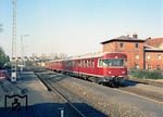 VT 24 643 (Spitze) und VT 24 644 (Zugschluß) als P 4617 im Bahnhof Neuhaus an der Pegnitz. (21.04.1968) <i>Foto: Heinz Hangarter</i>