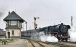 Die ölgefeuerte 44 1093 (44 0093) verlässt mit einem Ganzzug den Bahnhof Nordhausen. (12.03.1977) <i>Foto: Peter Schiffer</i>