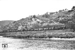 56 2008 vom Bw Oberlahnstein mit einem Güterzug auf der rechten Rheinstrecke gegenüber von Boppard an der "Filsener Ley" bei Kamp (Rhein), heute Filsen. (29.05.1931) <i>Foto: DLA Darmstadt (Bellingrodt)</i>