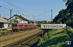 Die letzten der ab 1935 von der Reichsbahn beschafften ET 25 (ab 1968: BR 425) wurden überwiegend auf den von Stuttgart ausgehenden Strecken nach Heilbronn und Tübingen eingesetzt. 1985 wurden die letzten Fahrzeuge abgestellt. Im Sommer 1978 hat 425 116 als N 5832 (Bietigheim-Bissingen - Heilbronn) den Bahnhof Besigheim erreicht. (07.1978) <i>Foto: Dieter Junker</i>