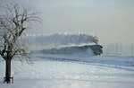Sonne und Nebel wechselten sich innerhalb weniger Kilometer im Saaletal ab. Bevor 01 0529 mit P 3003 in der nächsten Nebelwand verschwindet, wurde sie nochmals bei Uhlstädt abgepasst. (06.01.1979) <i>Foto: Wolfgang Bügel</i>