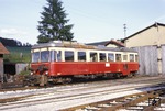 Triebwagen T 30 (Fuchs, Baujahr 1956) auf der Härtsfeldbahn in Neresheim, dem Verwaltungssitz der Bahn etwa in Streckenmitte zwischen Aalen und Dillingen/Donau. (07.1968) <i>Foto: Will A. Reed</i>