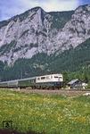 111 092 mit N 5515 - eigentlich eine 144.5-Stammleistung - auf dem Weg nach Berchtesgaden bei Winkl. (29.05.1979) <i>Foto: Wolfgang Bügel</i>