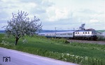 118 013 mit E 3094 nach Neckarelz in blühenden Landschaften bei Lindflur. (24.05.1980) <i>Foto: Joachim Bügel</i>