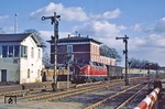 220 010 ist mit E 3180 in Ratzeburg eingetroffen. (17.04.1981) <i>Foto: Joachim Bügel</i>