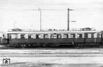Der erste von 6 Triebwagen der Waggonbaufirma Wegmann für den elektrischen Nahverkehr zwischen Leipzig und Halle (Saale) war elT "501 Halle", aufgenommen kurz nach der Indienststellung im Leipziger Hauptbahnhof. Das Fahrzeug war ausschließlich beim Bw Leipzig Hbf West beheimatet und musste mehrere Umzeichnungen über sich ergehen lassen: 1929 in elT 601, 1930 in elT 1061 und schließlich 1941 in ET 41 01. Das Kriegsende hatte das Fahrzeug unbeschadet überlebt, jedoch endete der Einsatz im April 1946. Auf Anordnung der SMAD wurde der Triebwagen als Reparationsgut in die Sowjetunion abgefahren und kehrte von dort nicht mehr zurück.  (1927) <i>Foto: RVM</i>