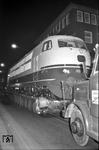 Culemeyer-Transport der 103 115 durch das nächtliche Essen. (05.09.1970) <i>Foto: Willi Marotz</i>