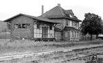 Der alte Bahnhof Rhumspringe an der Bahnstrecke Herzberg-Rhumspringe-Bischofferode-Bleicherode. Mittlerweile wurde die Strecke fast vollständig zum Radweg umgebaut. (20.06.1972) <i>Foto: Johannes Glöckner</i>