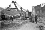 Nach der Einstellung der Dampflokausbesserung im RAW Opladen wurden Teile der alten Lokwerkstatt abgerissen und für neue Aufgaben umgebaut. Am 15. Mai 1934 ging die neue Betriebsabteilung M (Motorenwerkstatt) in Betrieb. Sie war für die vom RAW Jülich übernommene Ausbesserung von Triebwagen, Kleinlokomotiven und Kraftwagen zuständig. (1933) <i>Foto: RVM (RBD Köln)</i>