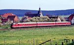 Auf dem Weg von Kreiensen nach Braunschweig wurde dieser 613 bei Ildehausen erwischt. (05.05.1983) <i>Foto: Peter Schiffer</i>