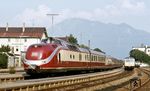 "Alpen-See-Express" Dt 13120 nach Oberstdorf steht im Bahnhof Immenstadt. Nach dem Fahrtrichtungswechsel geht es weiter zum Ziel der Etappe. (31.08.1984) <i>Foto: Peter Schiffer</i>