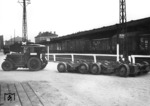 Der Kaelble Z4 Express, ein 6 Zylinder Diesel mit 72 PS und einem Gewicht von 2,6 t, diente in Berlin Anhalter Güterbahnhof als Test- und Vorführfahrzeug für die Präsentation der Culemeyer-Fahrzeuge. (27.04.1933) <i>Foto: RVM</i>