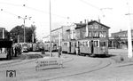Straßenbahnen vor dem Bahnhof Bydgoszcz Glowna (Bromberg Hbf).  (11.08.1973) <i>Foto: Johannes Glöckner</i>