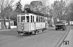 Der Fuchs-Triebwagen Nr. 24 auf der Linie 7 (Leimen - Rohrbach - Bahnhofstraße) in Heidelberg. (17.04.1957) <i>Foto: Helmut Röth *</i>