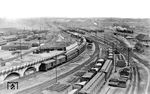 Blick in den Abstellbahnhof Deutzerfeld, seit August 1951 Köln Deutzerfeld, der bis heute seine überregionale Bedeutung nicht verloren hat.  (1927) <i>Foto: DLA Darmstadt (Bellingrodt)</i>