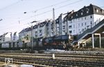 050 833 (Bw Kassel) mit einem Personenzug in Kassel-Wilhelmshöhe. (09.1969) <i>Foto: Günter Hauthal</i>