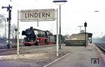 Zum DB-Abschiedsfest nach Stolberg war dieser illustere Lokzug mit 044 508 + Walsum 5 + 146 BLE unterwegs, der in Lindern (zwischen Erkelenz und Geilenkirchen) eine Überholung abwartet. (02.04.1976) <i>Foto: Wolfgang Bügel</i>