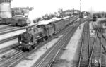 38 3375 vom Bw Nordhausen verlässt mit D 106 (Breslau – Sagan – Cottbus – Halle/S – Kassel) den heimatlichen Bahnhof.  (1932) <i>Foto: Rudolf Kreutzer</i>