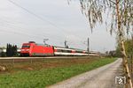 101 027 mit dem umgeleiteten EC 8 (Zürich - Hamburg-Altona) auf der Güterzugstrecke bei Immigrath. (14.04.2018) <i>Foto: Joachim Bügel</i>