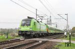 Auch der FLX 1805 (Hamburg - Köln) wurde über die Güterzugstrecke umgeleitet und passiert hier die Anrufschranke am Po 38 bei Immigrath. (14.04.2018) <i>Foto: Joachim Bügel</i>