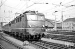 E 10 144 (Bw Köln-Deutzerfeld) verlässt mit D 363 (München - Dortmund) den Kölner Hauptbahnhof. (08.05.1959) <i>Foto: Helmut Röth *</i>