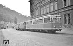VT 1 (Talbot, Baujahr 1955) steht mit einem KB 4i-Wagen und einem VB als Personenzug nach Lüdenscheid in Altena. Mit Stilllegung der Strecke von Altena nach Lüdenscheid gingen der VT und VB 1961 an die Inselbahn Langeoog. (16.09.1959) <i>Foto: Gerhard Moll</i>