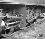 Triebwerk der Lok 15 "Hermann", die sich bei der Museumsbahn Bruchhausen-Vilsen auch heute noch bester Gesundheit erfreut. (17.07.1964) <i>Foto: Gerhard Moll</i>