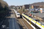 In Wuppertal-Barmen begegnen sich 402 036 + 402 001 als ICE 557 nach Berlin und die Eurobahn ET 7.04 als ERB 20074 nach Venlo. (29.03.2019) <i>Foto: Wolfgang Bügel</i>