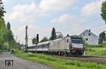 TX 185 408 mit dem NX-Ersatzzug RB 32428 (DPN 74351) bei Solingen auf dem Weg nach Wuppertal. (30.04.2019) <i>Foto: Joachim Bügel</i>