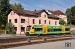 650 070 als WBA 87069 (Viechtach - Teisnach) im Bahnhof Viechtach. (08.08.2018) <i>Foto: Zeno Pillmann</i>