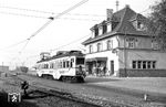 Tw 61/62 der Oberrheinischen Eisenbahn-Gesellschaft (OEG), der letzte gebaute sog. Halbzug aus dem Jahr 1928, in Heddesheim. (18.10.1970) <i>Foto: Helmut Röth</i>