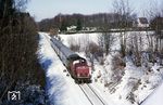212 264 mit N 6071 auf dem Weg nach Wipperfürth bei Bergisch Born. (12.02.1986) <i>Foto: Joachim Bügel</i>