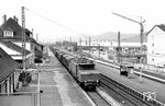 194 193 (Bw Mannheim) fährt mit einem Güterzug durch Heidelberg-Kirchheim. (08.06.1973) <i>Foto: Helmut Röth</i>