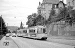 Tw 405 und Tw 537 nach Möhringen auf der "Neuen Weinsteige" Richtung Degerloch. (06.09.1964) <i>Foto: Helmut Röth</i>