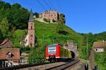 425 617 als S 1 nach Osterburken unterhalb der Burg Frankenstein in der Pfalz. (16.09.2017) <i>Foto: Michael Hubrich</i>
