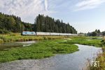 Auch der "Alex" (Arriva-Länderbahn-Express) wird im Dezember 2020 seinen Betrieb auf der Allgäustrecke einstellen. Hier passiert 223 069 mit ALX 84106 nach Lindau die Fischteiche bei Ruderatshofen. (16.09.2020) <i>Foto: Joachim Bügel</i>