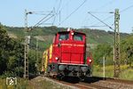260 109 der Rheinischen Eisenbahn GmbH mit einem Bauzug auf der rechten Rheinstrecke bei Osterspai. (20.08.2011) <i>Foto: Marvin Christ</i>