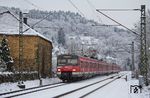 420 378 und 420 309 als S 2 (Niedernhausen - Offenbach Ost) in Lorsbach im Taunus. (25.02.2013) <i>Foto: Marvin Christ</i>