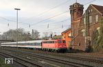 Ersatzlok für den Ersatzzug: 115 459 der Gesellschaft für Eisenbahnbetrieb als Ersatz für TRI 110 469 vor dem NX-Ersatzzug RB 32436 aus Köln in Wuppertal-Unterbarmen. (15.01.2021) <i>Foto: Wolfgang Bügel</i>