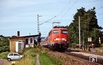 110 410 mit RE 25527 (Kassel - Fulda) bei Unterhaun nahe Bad Hersfeld. (08.09.2005) <i>Foto: Thomas Konz</i>