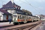 Halbzug Nr. 37/38 der Oberrheinischen Eisenbahn-Gesellschaft AG mit einem weiteren Halbzug in Heddesheim. Seit 1. November 1946 wurde die Strecke Käfertal – Heddesheim elektrisch betrieben. Die Elektrifizierung erfolgte mit Material von der stillgelegten Strecke Feudenheim – Mannheim. Nach der vollständigen Elektrifizierung des OEG-Streckendreiecks wurde die Linie nach Mannheim Hauptbahnhof verlängert und als Linie C bezeichnet. Ab 2. Juni 1957 fuhren die Züge im Halbstundentakt. 1979 wurde der Streckenblock eingeführt und die Strecke von einem Siemens-Drucktasten-Relais-Stellwerk in Käfertal aus gesteuert. Zum 23. Mai 1993 wurde ein Halbstundentakt eingeführt, die Höchstgeschwindigkeit wurde von 60 km/h auf 80 km/h erhöht.  (01.06.1970) <i>Foto: Dieter Junker</i>
