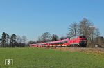 Die Kemptener 218 447 mit drei 442 auf der Ammerseebahn bei Raisting. (03.04.2015) <i>Foto: Stefan von Lossow</i>