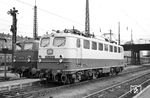 Die neue "Rheingold-Lok" E 10 1240, seit Februar 1962 beim Bw Heidelberg stationiert, im alten Ludwigshafener Kopfbahnhof. (22.09.1962) <i>Foto: Helmut Röth</i>