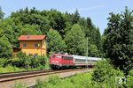 110 401 mit Sonderzug 2702 in Mühlthal/Oberbayern. (29.06.2012) <i>Foto: Stefan von Lossow</i>
