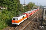 Mit frisch gereinigten Scheiben verlässt 111 111 mit dem NX-Ersatzzug RB 93255 nach Köln den Bahnhof Solingen Hbf. (13.09.2021) <i>Foto: Joachim Bügel</i>