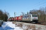 185 540 der TX-Logistik mit einem KLV-Zug nach Italien bei Haar, östlich von München. (21.02.2010) <i>Foto: Stefan von Lossow</i>