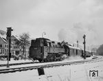 82 041 fährt mit P 3935 (Freudenstadt - Karlsruhe) aus dem Bahnhof Baiersbronn. (13.03.1966) <i>Foto: Jörg Schulze</i>
