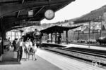Das wahrscheinlich das einzige bekannte Foto einer 01.10 mit Hochleistungskessel auf der Ruhr-Sieg Strecke entstand im Sommer 1958 im Bahnhof Plettenberg. Es hat Einfahrt der E 1795 (Frankfurt/M - Hagen) mit 01 1083 vom Bw Hagen-Eckesey. (08.1958) <i>Foto: D. Bornemann (Slg. Dietmar Kunen)</i>